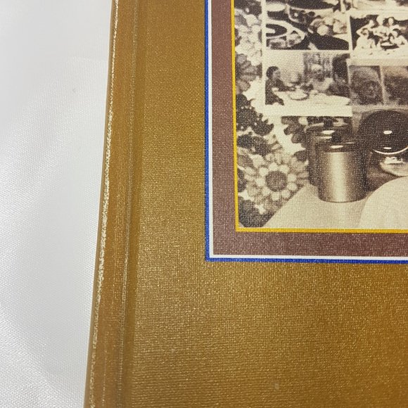 Vintage 1978 Mary Moore Cookbook First Edition Hardcover Retro Collectible - Picture 11 of 16